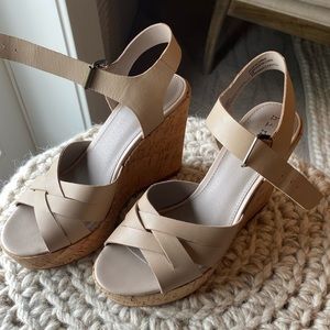 Hinge Platform Wedge Sandal  Tan/Cream Sandals Size 7